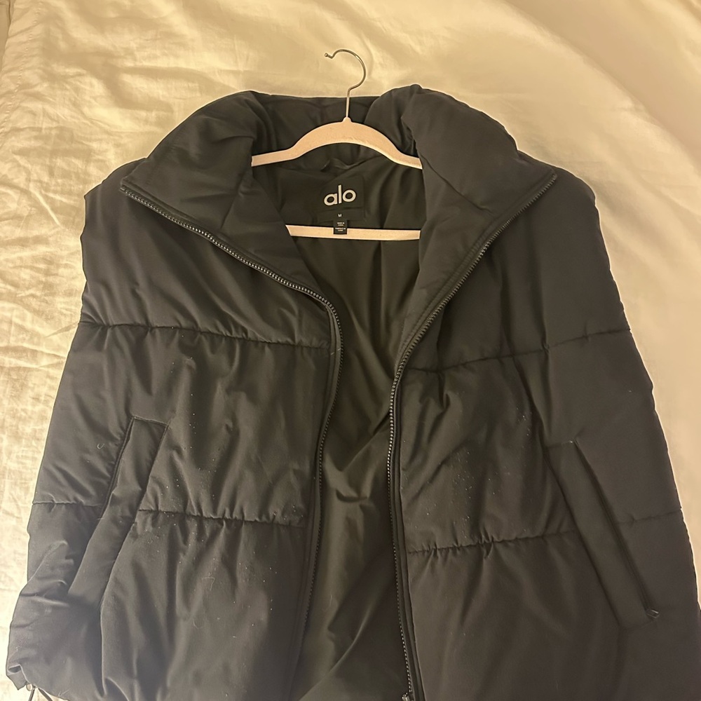 ALO Yoga Women's Black Puffer Jacket